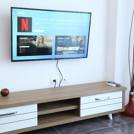 Lux3 Seaview & 43' Tv Netflix * Shengjin